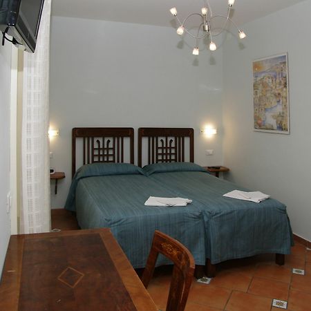 Dolcevitasorrento Guest House ภายนอก รูปภาพ