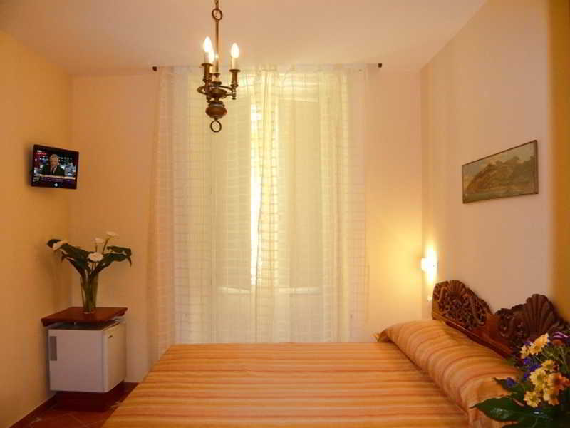 Dolcevitasorrento Guest House ภายนอก รูปภาพ